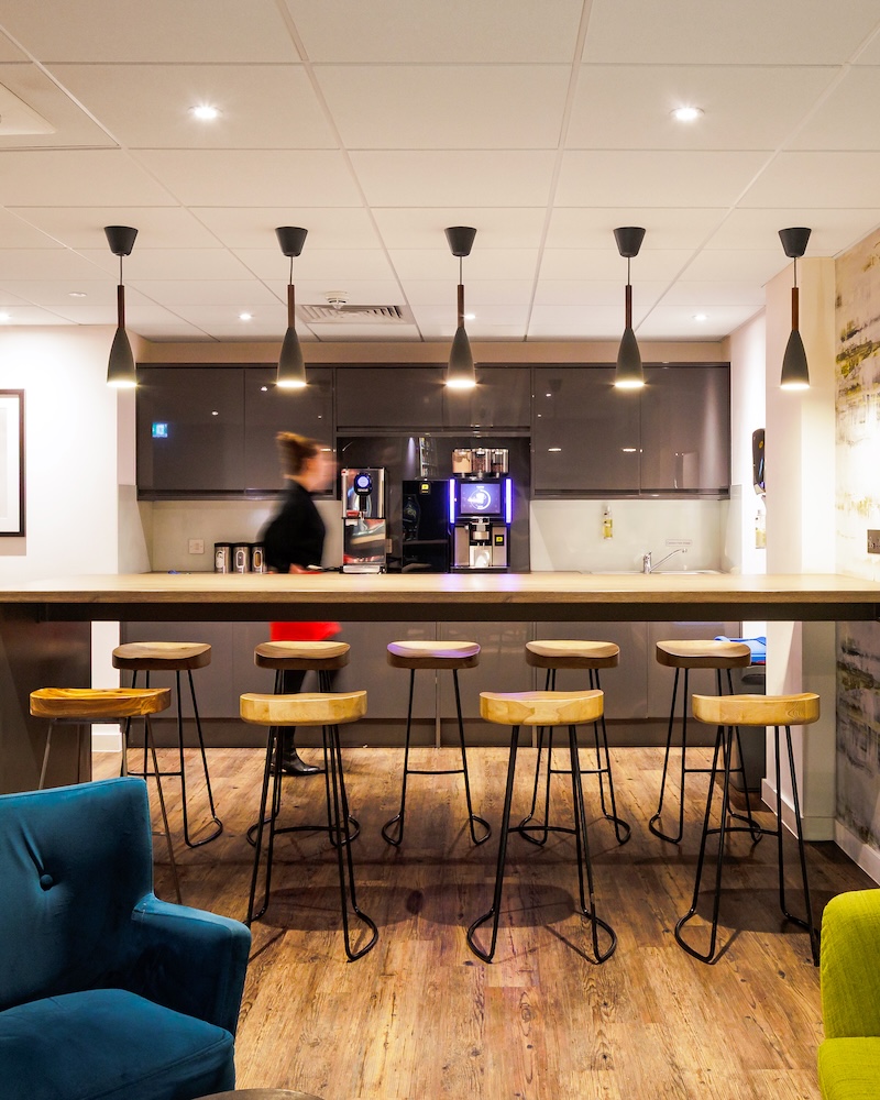 Breakout area at Basingstoke Square serviced offices by Arena Offices