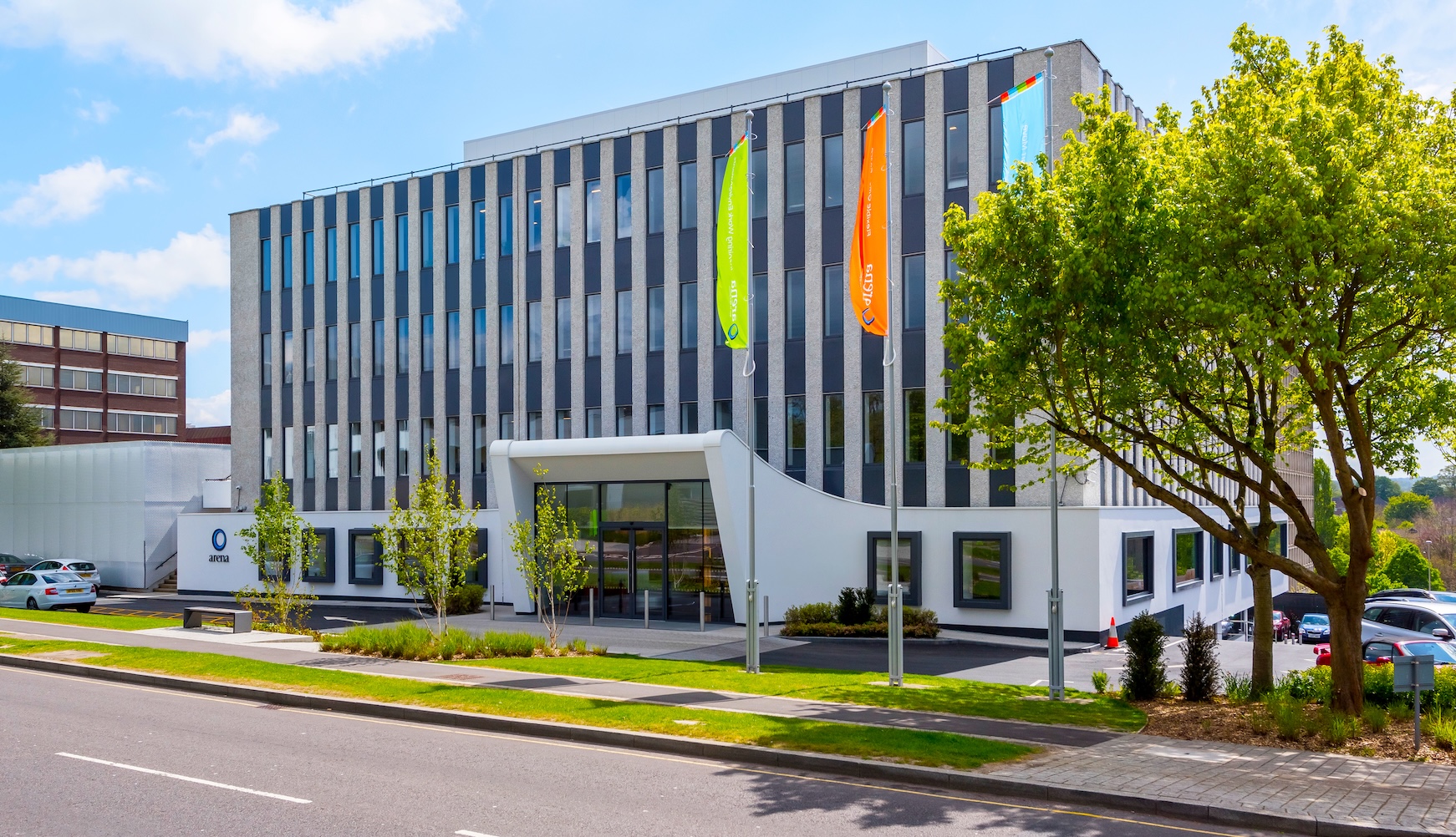 Exterior front of Basingstoke Square serviced offices by Arena Offices