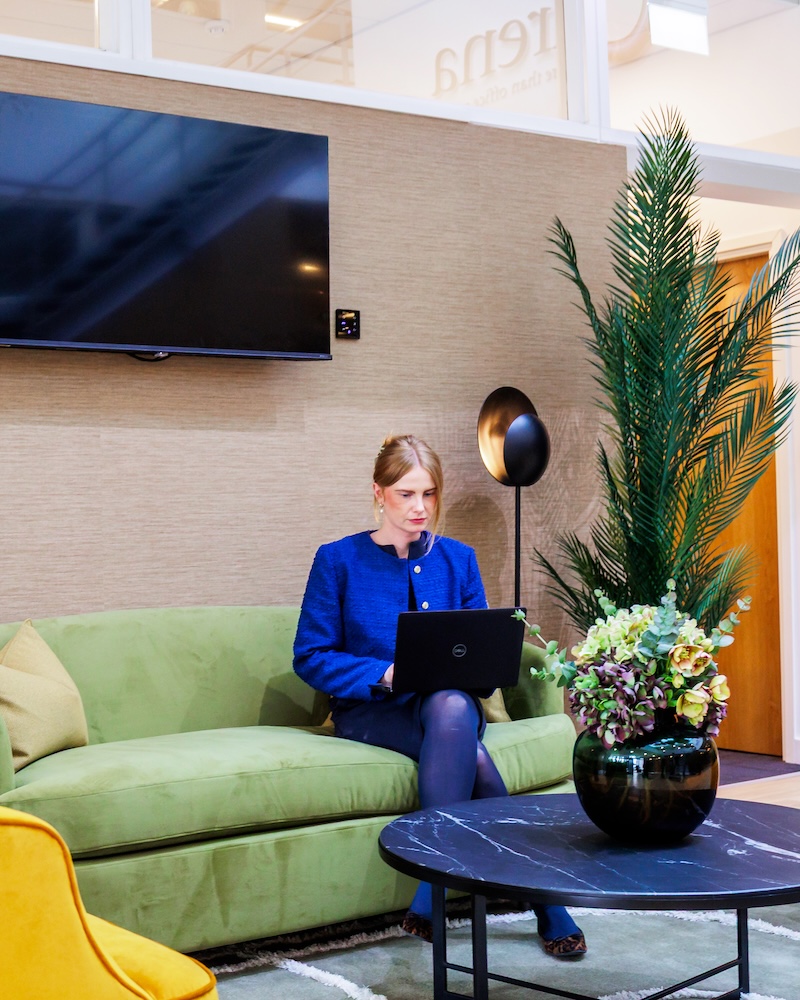 Business lounge at 25 Barnes Wallis Road serviced offices in Fareham by Arena Offices