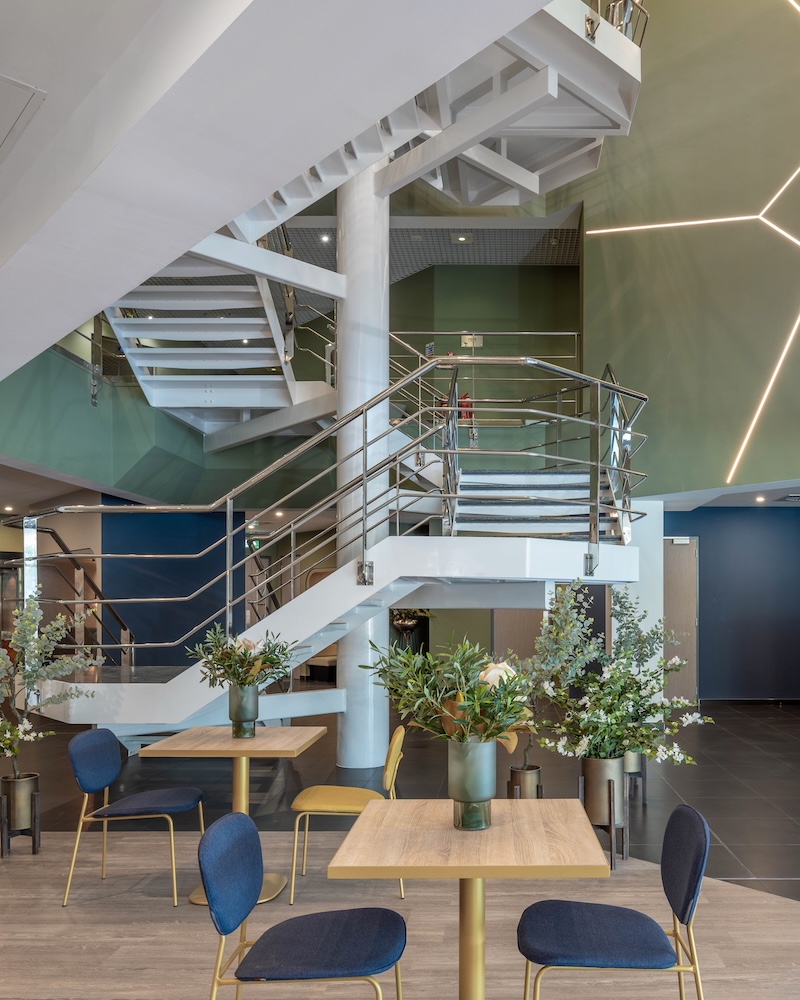 Breakout area at Berkshire Place serviced offices in Reading by Arena Offices