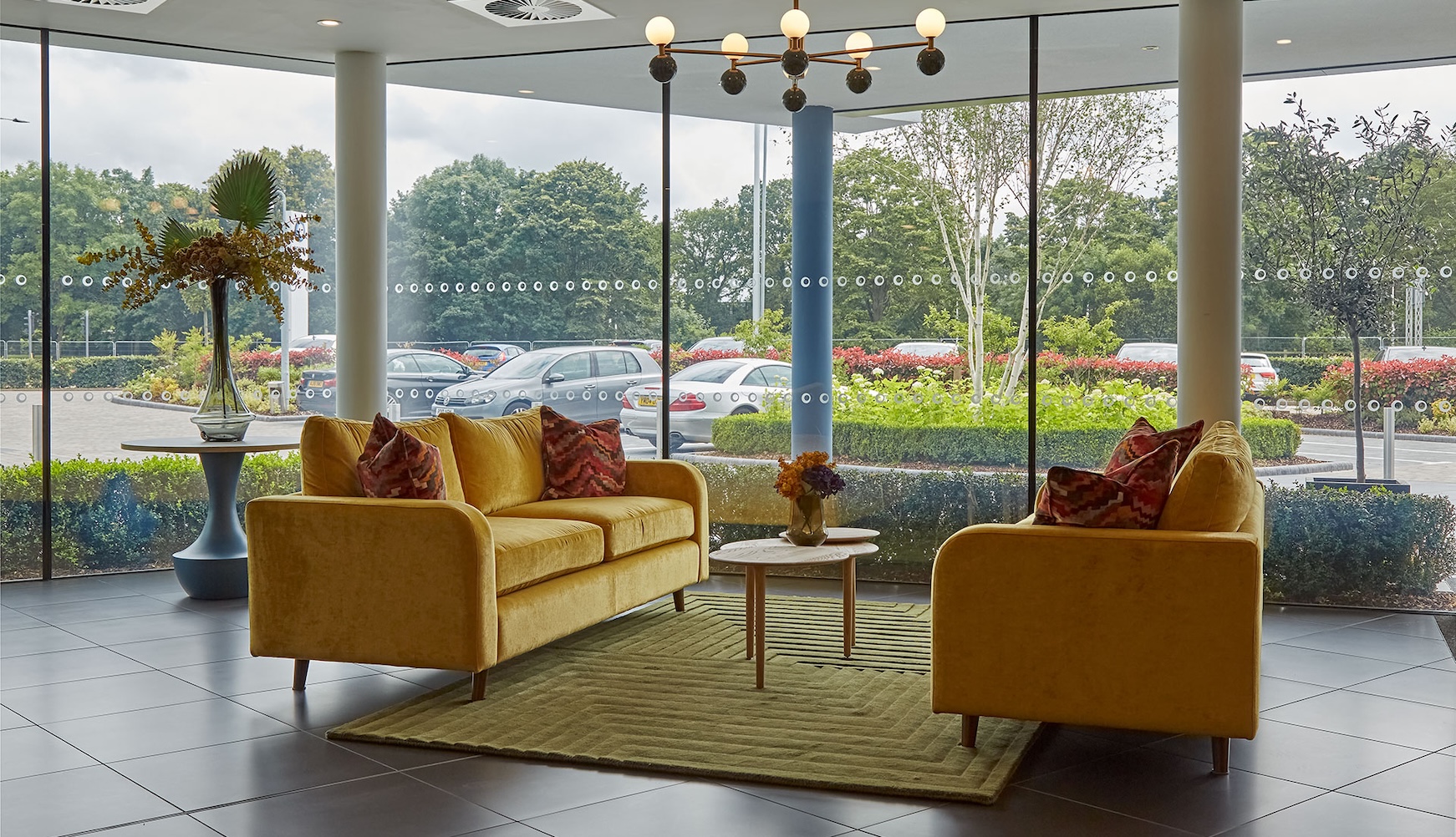 Business lounge at Berkshire Place serviced offices in Reading by Arena Offices
