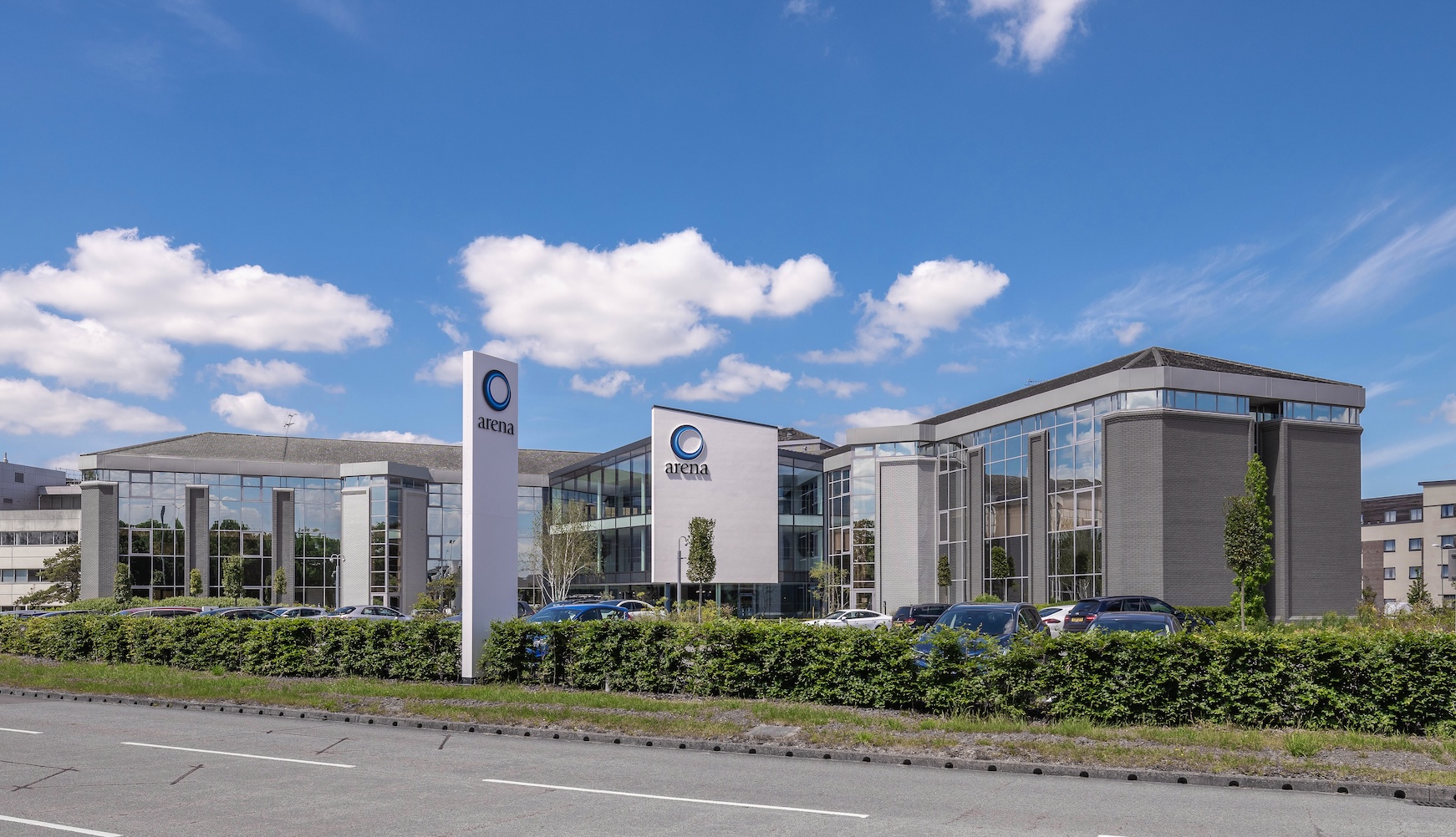 Exterior view of Berkshire Place serviced offices in Reading by Arena Offices