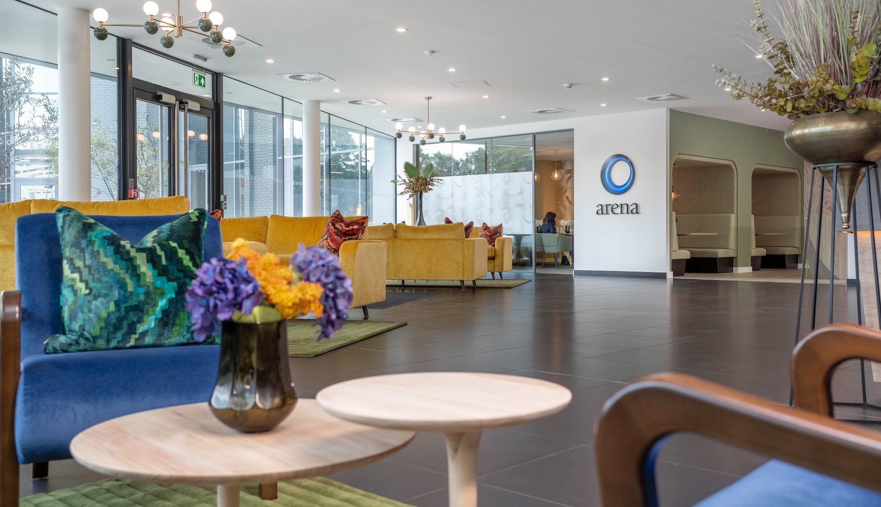 Business lounge at Berkshire Place serviced offices in Reading by Arena Offices