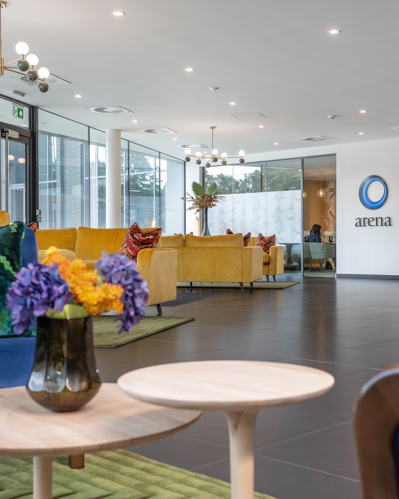 Business lounge at Berkshire Place serviced offices in Reading by Arena Offices