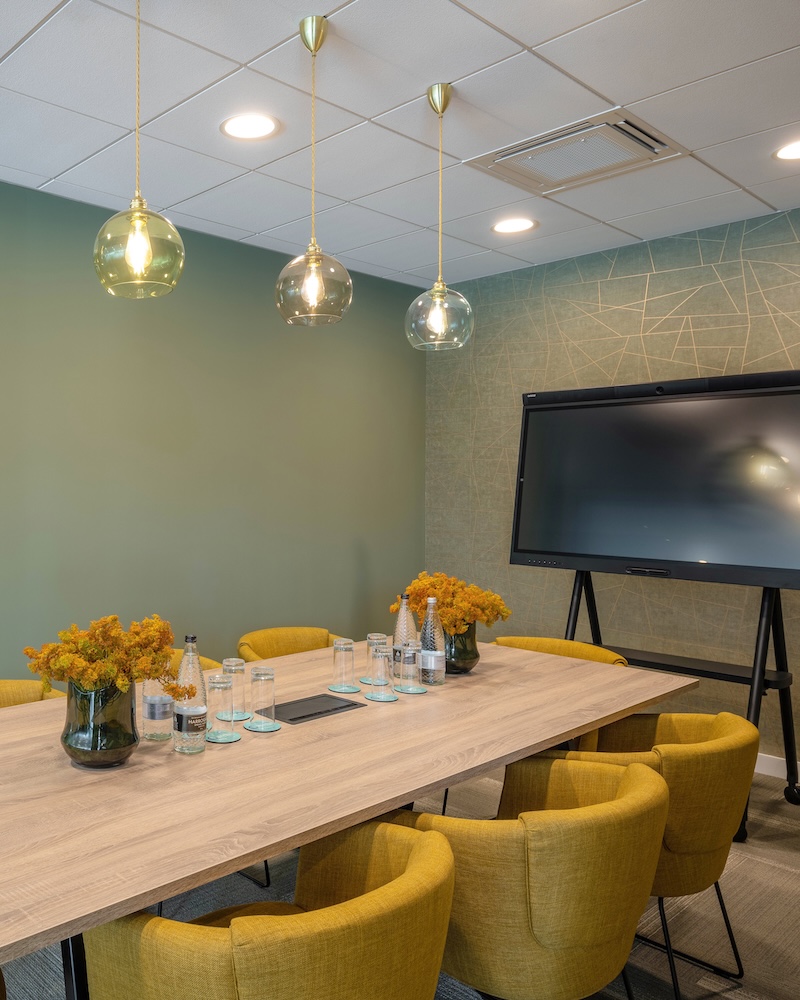 Meeting room interior at Berkshire Place serviced offices in Reading by Arena Offices